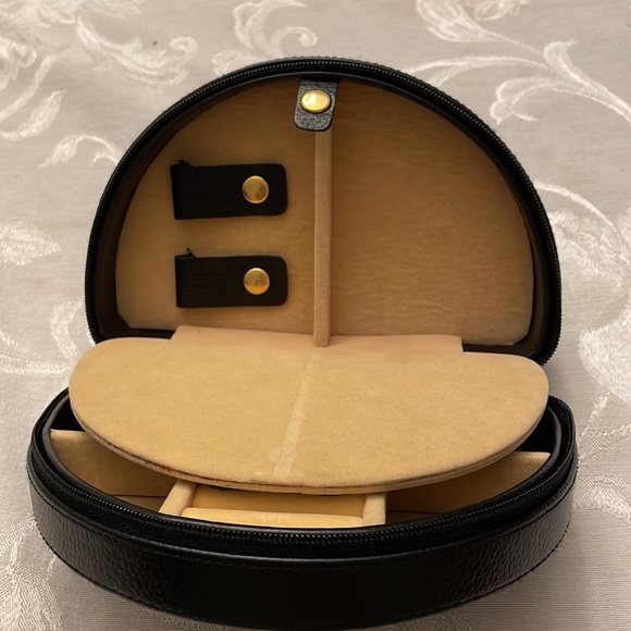 Travel Case for Trinkets and Jewelry in Black Leather NWOT - Picture 5 of 6